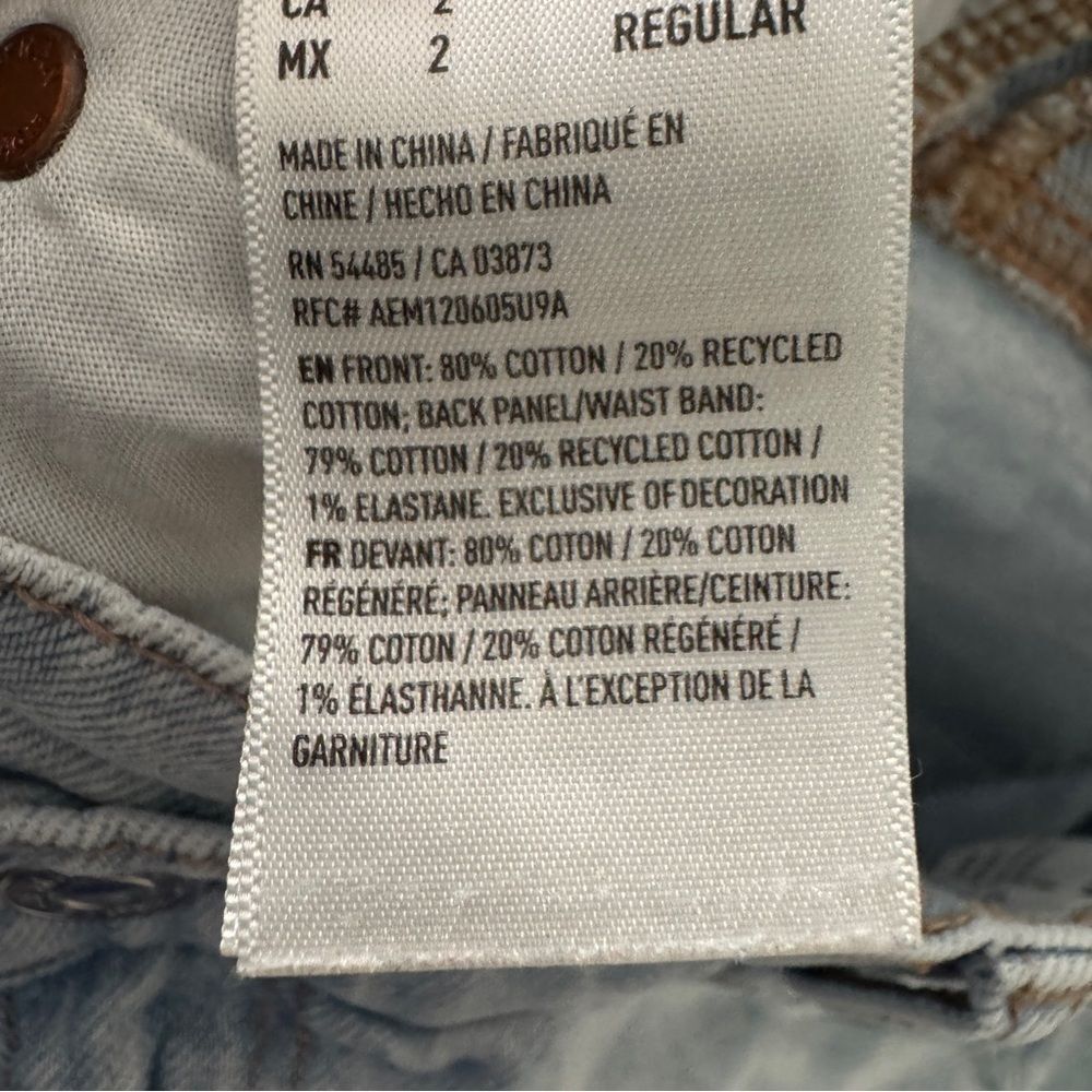 AmericanâEagle âStrigidâ Light Wash Straight Leg Jeans | Size 2 Regular - Picture 7 of 10